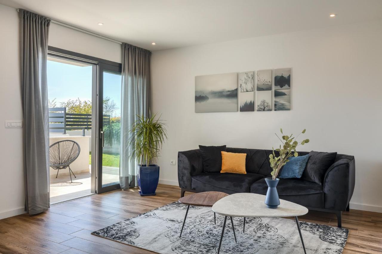 Belvedere Holidays Новиград Екстериор снимка