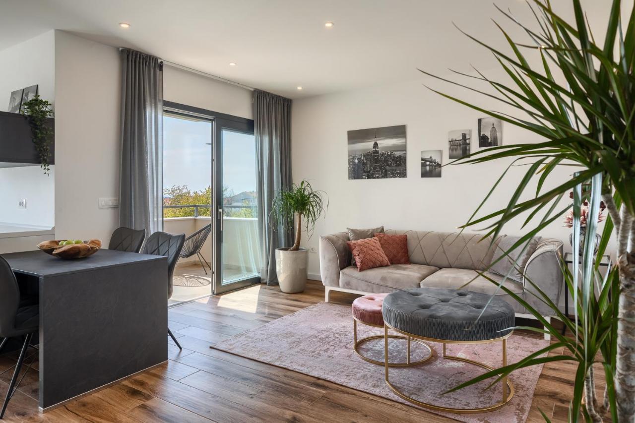 Belvedere Holidays Новиград Екстериор снимка