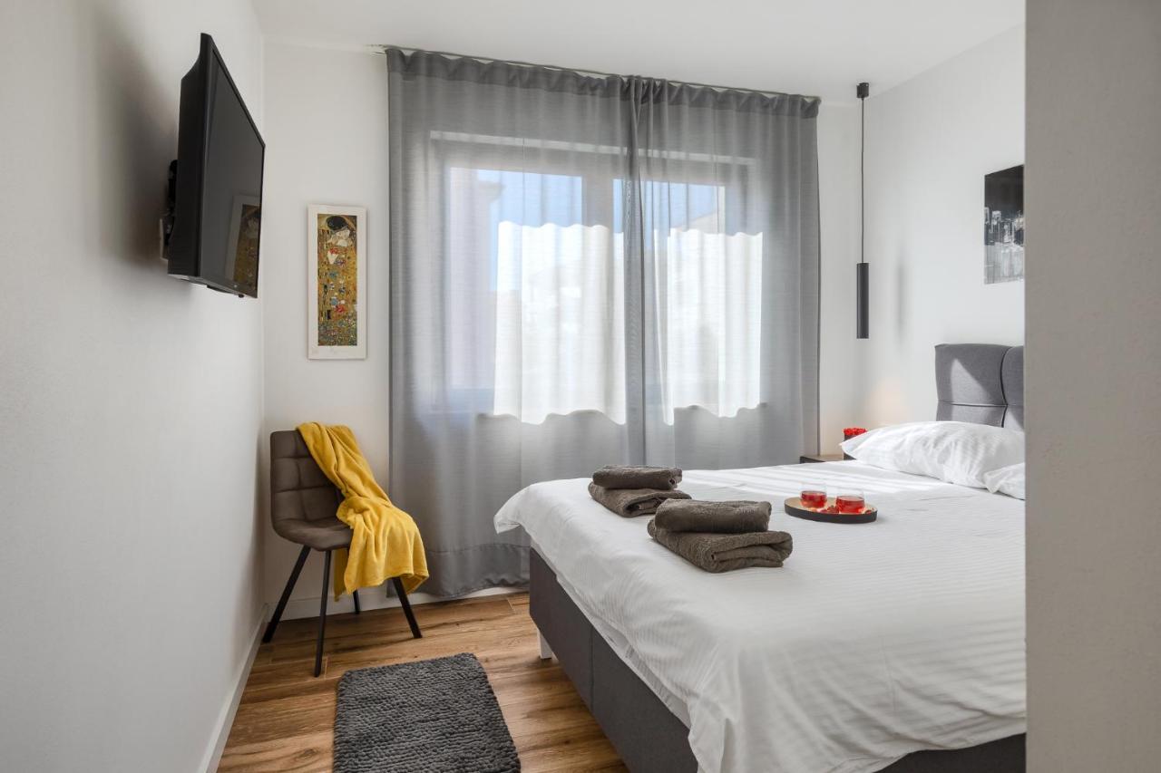 Belvedere Holidays Новиград Екстериор снимка