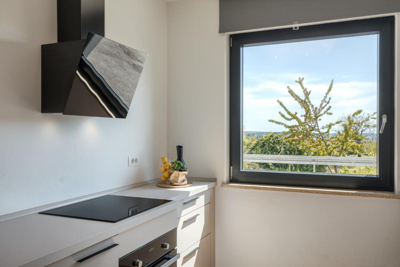 Belvedere Holidays Новиград Екстериор снимка